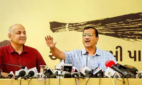 കെജ്രിവാൾ നരേന്ദ്ര മോദിയുടെ ജന്മനാട്ടിൽ; സിസോദിയയെ വീണ്ടും ചോദ്യം ചെയ്യും കെജ്രിവാൾ നരേന്ദ്ര മോദിയുടെ ജന്മനാട്ടിൽ; സിസോദിയയെ വീണ്ടും ചോദ്യം ചെയ്യും