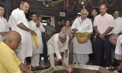 അഹിന്ദു മന്ത്രിയുടെ ക്ഷേത്രപ്രവേശനം; നിതീഷ് കുമാർ മാപ്പ് പറയണമെന്ന് ബിജെപി അഹിന്ദു മന്ത്രിയുടെ ക്ഷേത്രപ്രവേശനം; നിതീഷ് കുമാർ മാപ്പ് പറയണമെന്ന് ബിജെപി