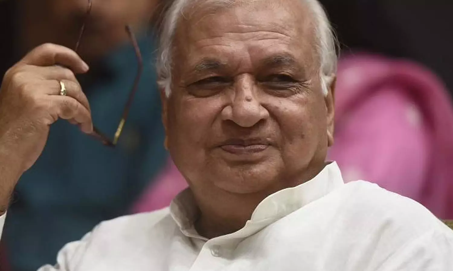 ഗവർണർ നിയോഗിച്ച സെർച്ച് കമ്മിറ്റി അപ്രസക്തമാക്കാൻ നീക്കം; സർവകലാശാല നിയമഭേദഗതിക്ക് മുൻകാല പ്രാബല്യം നൽകും ഗവർണർ നിയോഗിച്ച സെർച്ച് കമ്മിറ്റി അപ്രസക്തമാക്കാൻ നീക്കം; സർവകലാശാല നിയമഭേദഗതിക്ക് മുൻകാല പ്രാബല്യം നൽകും