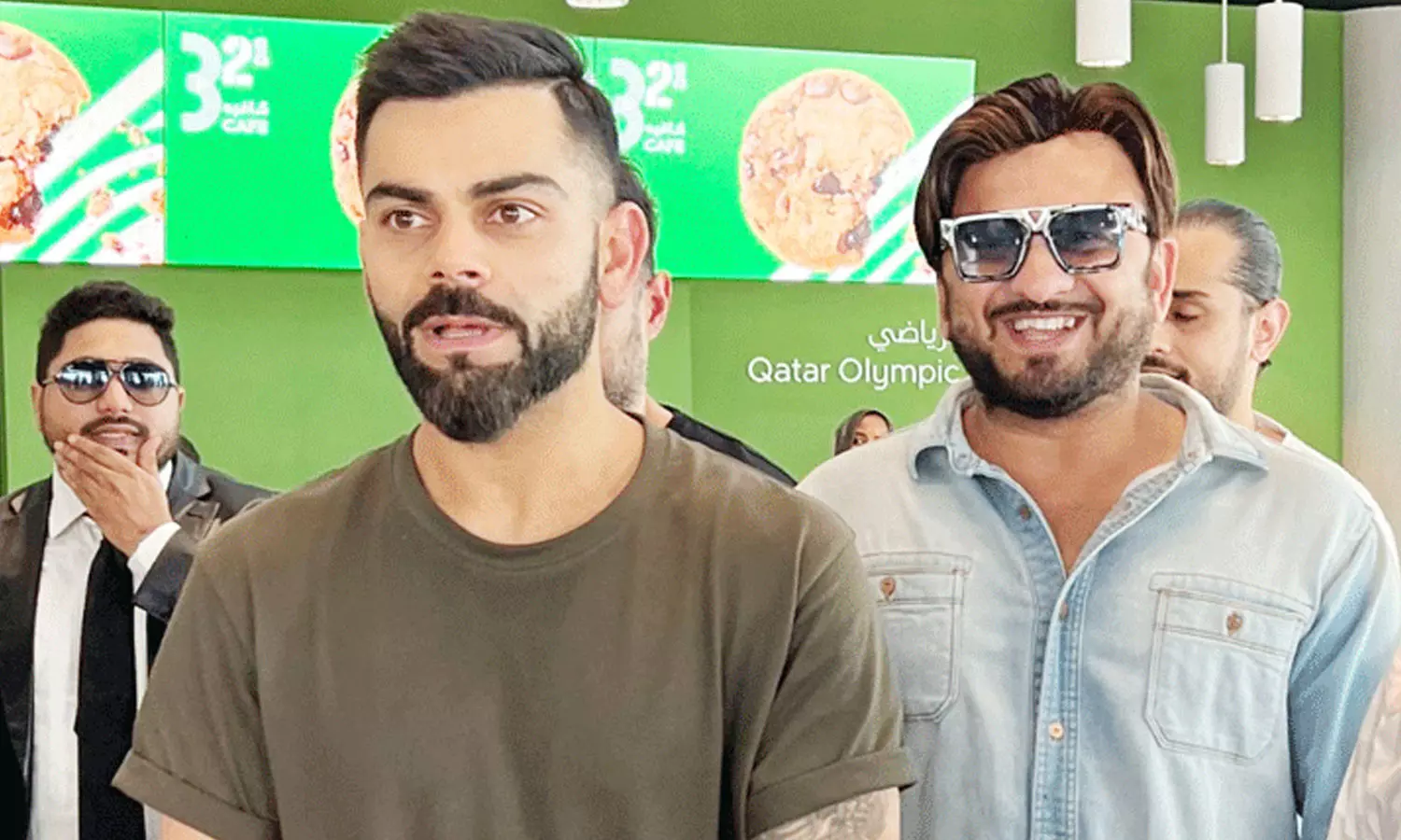 ഖത്തറിൽ മിന്നൽ സന്ദർശനം നടത്തി വിരാട് കോഹ്ലി ഖത്തറിൽ മിന്നൽ സന്ദർശനം നടത്തി വിരാട് കോഹ്ലി