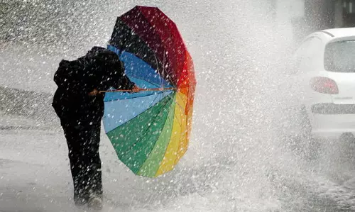 ഇന്നും ശക്തമായ മഴയ്ക്ക് സാധ്യത; നാല് ജില്ലകളില്‍ ഓറഞ്ച് അലര്‍ട്ട്