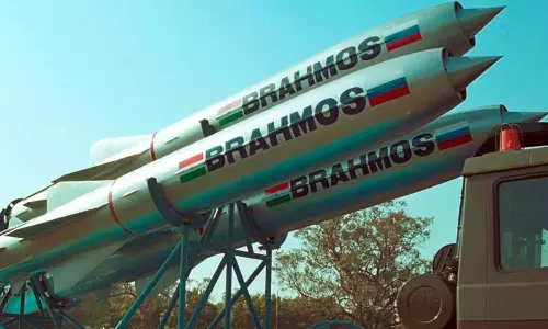 ഇന്ത്യൻ മിസൈൽ പാകിസ്ഥാനിൽ പതിച്ച സംഭവം: മൂന്ന് വ്യോമസേന ഉദ്യോഗസ്ഥരെ പിരിച്ചുവിട്ടു