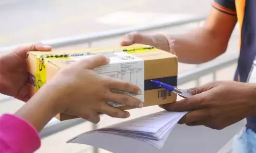 17,000 രൂപയുടെ മൊബൈല്‍ ഫോണ്‍ ഓര്‍ഡര്‍ ചെയ്തു; കയ്യില്‍ കിട്ടിയത് പഴയ പൗഡര്‍ ടിന്നുകള്‍