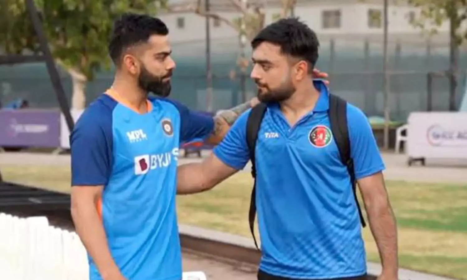 അന്ന് നെറ്റ്സിൽ കോഹ്ലിയെ കണ്ട് ഞെട്ടിപ്പോയി; അനുഭവം വെളിപ്പെടുത്തി റാഷിദ് ഖാൻ അന്ന് നെറ്റ്സിൽ കോഹ്ലിയെ കണ്ട് ഞെട്ടിപ്പോയി; അനുഭവം വെളിപ്പെടുത്തി റാഷിദ് ഖാൻ