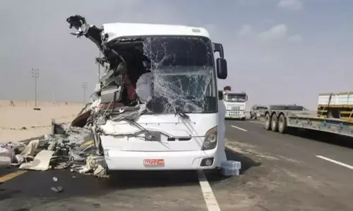 ഉംറ തീർഥാടകരുടെ ബസ് അപകടത്തിൽ   പെട്ട് രണ്ടു മരണം, പത്തു പേർക്ക് പരുക്ക്