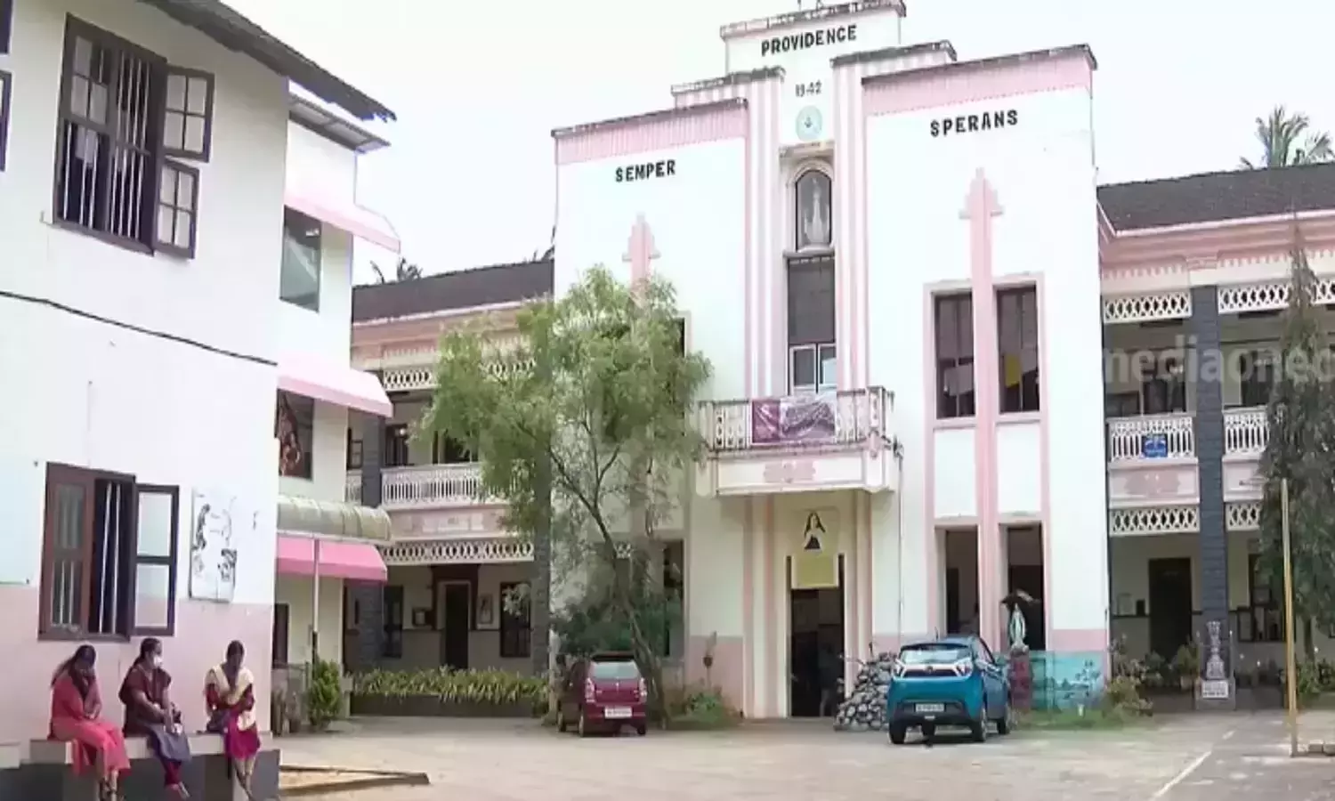 പ്രൊവിഡൻസിലെ ഹിജാബ് വിലക്ക്; വിദ്യാഭ്യാസ മന്ത്രി റിപ്പോർട്ട് തേടി