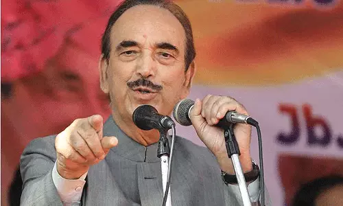 ഗുലാം നബി ആസാദ് കോൺഗ്രസിൽ നിന്ന് രാജി വെച്ചു ഗുലാം നബി ആസാദ് കോൺഗ്രസിൽ നിന്ന് രാജി വെച്ചു