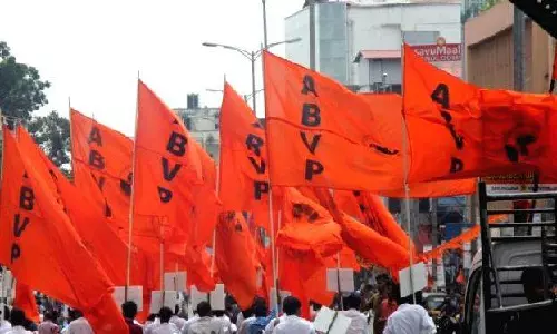 എബിവിപി സംസ്ഥാന കമ്മിറ്റി ഓഫീസിന് നേരെ ആക്രമണം എബിവിപി സംസ്ഥാന കമ്മിറ്റി ഓഫീസിന് നേരെ ആക്രമണം