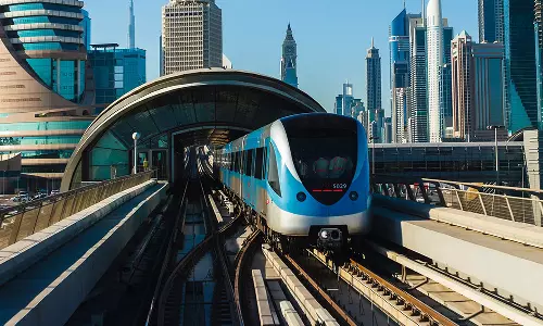 തിരക്ക്; ദുബൈ മെട്രോ സർവീസ് സമയം നീട്ടി