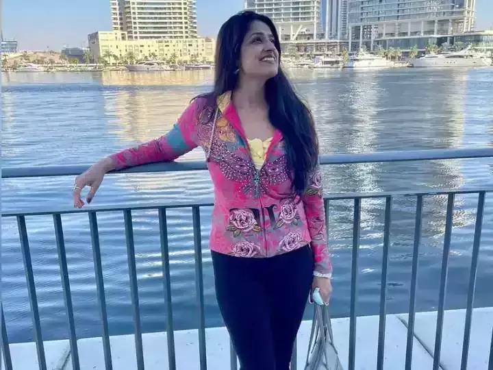 പുരുഷന്‍മാരെ വിശ്വാസമില്ല; നടി കനിഷ്ക സ്വയം വിവാഹിതയായി