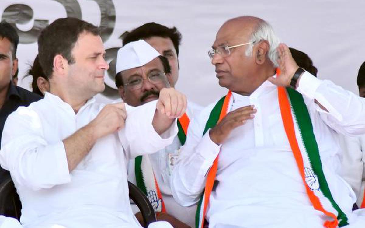 കോണ്‍ഗ്രസ് അധ്യക്ഷനാകാന്‍ രാഹുല്‍ ഗാന്ധിക്കു മേല്‍ സമ്മര്‍ദ്ദം ചെലുത്തുമെന്ന് മല്ലികാര്‍ജുന്‍ ഖാര്‍ഗെ