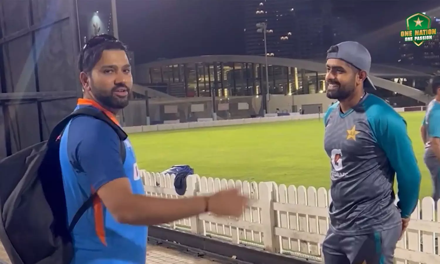 ബ്രോ പോയി ഒരു കല്യാണം കഴിക്കൂ.. സൗഹൃദം പങ്കുവെച്ച് രോഹിത്തും ബാബർ അസമും ബ്രോ പോയി ഒരു കല്യാണം കഴിക്കൂ.. സൗഹൃദം പങ്കുവെച്ച് രോഹിത്തും ബാബർ അസമും