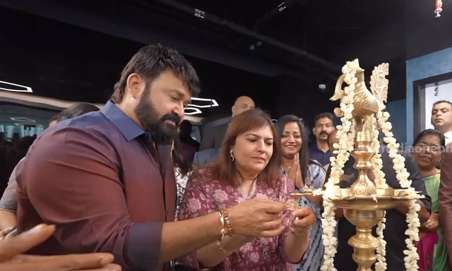 ചൈനീസ് മുതൽ പോർച്ചുഗീസ് വരെ; മോഹൻലാൽ സിനിമകൾ ഇനി ഇന്റർനാഷണൽ