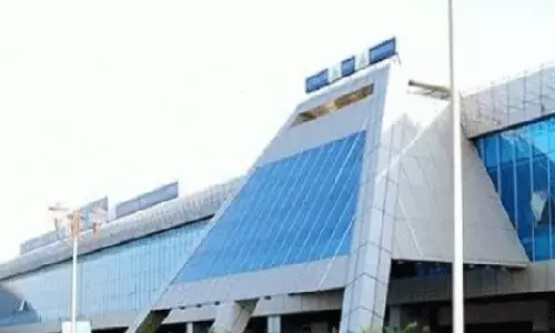 സ്വർണക്കടത്ത് തടയാൻ പൊലീസ്; കരിപ്പൂർ വിമാനത്താവളത്തിൽ നിരീക്ഷണം ശക്തം