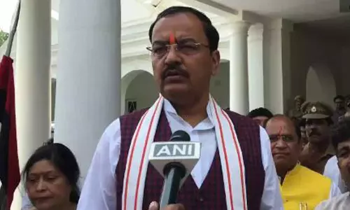 അവസാനം സോണിയയും രാഹുലും പ്രിയങ്കയും മാത്രമേ കോൺഗ്രസിൽ ബാക്കിയുണ്ടാകൂ: ഉത്തർപ്രദേശ് ഉപമുഖ്യമന്ത്രി