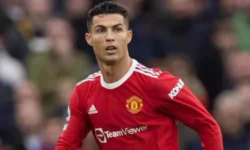 ബയേണിനും ഡോട്മുണ്ടിനും വേണ്ട; നാപോളി വാങ്ങുമോ? ചർച്ചയാരംഭിച്ച് ക്രിസ്റ്റ്യാനോയുടെ ഏജന്റ്