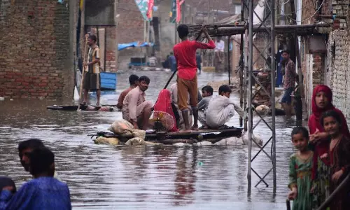 പാകിസ്താനിൽ ദുരിതപ്പേമാരി; വെള്ളപ്പൊക്കത്തില്‍ മരണം 1,000 കടന്നു-അടിയന്തരാവസ്ഥ