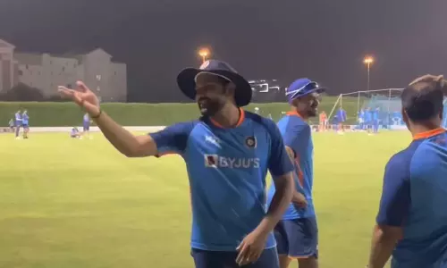 ചേട്ടനാണോ? സഞ്ജു ബാബ ഇന്ത്യൻ ടീമിലുണ്ട്, അറിയില്ലേ?; മലയാളി ആരാധകരോട് രോഹിത് ശര്‍മ