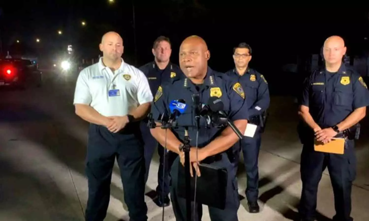 യു.എസിൽ കെട്ടിടത്തിന് തീയിട്ടശേഷം വെടിവെപ്പ്; നാല് മരണം യു.എസിൽ കെട്ടിടത്തിന് തീയിട്ടശേഷം വെടിവെപ്പ്; നാല് മരണം