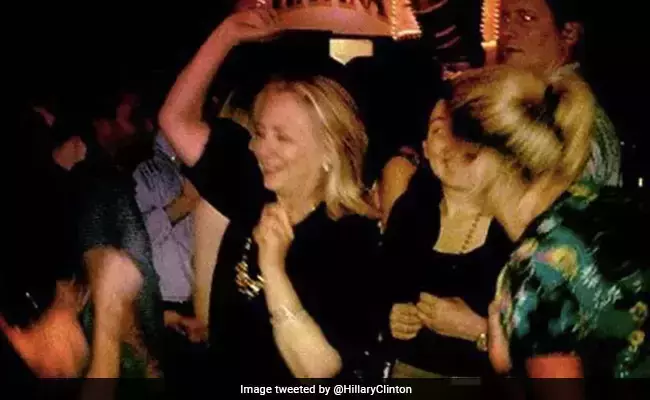 നൃത്തം ചെയ്യുന്നത് തുടരൂ; ഫിന്‍ലാന്‍ഡ് പ്രധാനമന്ത്രിക്ക് ഐക്യദാര്‍ഢ്യവുമായി ഡാന്‍സ് ചിത്രം പോസ്റ്റ് ചെയ്ത് ഹിലരി ക്ലിന്‍റണ്‍