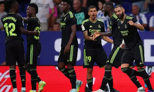 അവസാന നിമിഷങ്ങളിൽ ബെൻസിമയുടെ ഇരട്ടഗോൾ; ലാലിഗയിൽ റയലിന് മൂന്നാം ജയം