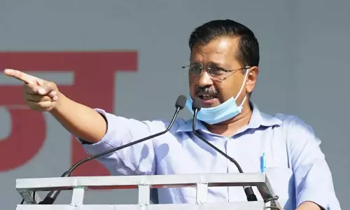 വിശ്വാസ പ്രമേയം അവതരിപ്പിച്ച് കെജ്‌രിവാൾ;  പ്രതിഷേധിച്ച  ബി.ജെ.പി എം.എൽ.എമാർക്ക് സസ്‌പെൻഷൻ