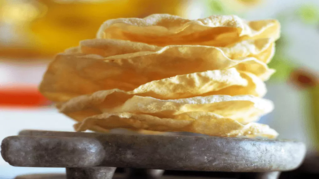 നല്ല ഒന്നാന്തരം പപ്പടം വീട്ടിലുണ്ടാക്കാം; എങ്ങനെ? നല്ല ഒന്നാന്തരം പപ്പടം വീട്ടിലുണ്ടാക്കാം; എങ്ങനെ?