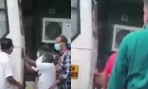 ആംബുലൻസിന്റെ വാതിൽ തുറക്കാനായില്ല: കോഴിക്കോട് രോഗിക്ക് ദാരുണാന്ത്യം