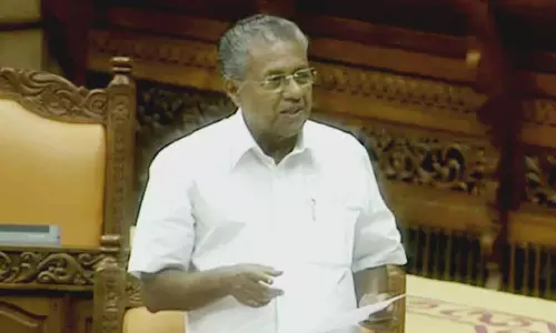 തീരശോഷണം പഠിക്കാന്‍ വിദഗ്ധ സമിതിയെ നിയോഗിക്കും, വിഴിഞ്ഞം തുറമുഖ നിർമാണം നിർത്തിവെക്കില്ല: മുഖ്യമന്ത്രി