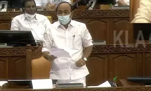 ചെയറിനെ നോക്കി സംസാരിക്കണമെന്ന നിർദേശം ചോദ്യം ചെയ്തു; പ്രതിപക്ഷ നേതാവും ചെയറും തമ്മിൽ വാക്കേറ്റം