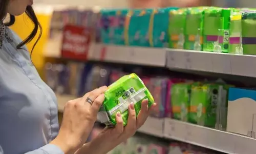 ദയവു ചെയ്ത് സാനിറ്ററി നാപ്കിനുകൾ ലഭ്യമാക്കണം; ഹൈക്കോടതി ചീഫ് ജസ്റ്റിസിന് കത്തെഴുതി വനിതാ അഭിഭാഷക