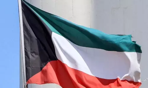 കുവൈത്തിൽ നിയമലംഘനങ്ങൾക്ക് പിടിയിലാകുന്ന വിദേശികളെ വിചാരണകൂടാതെ നാടുകടത്തുമെന്ന് മുന്നറിയിപ്പ് കുവൈത്തിൽ നിയമലംഘനങ്ങൾക്ക് പിടിയിലാകുന്ന വിദേശികളെ വിചാരണകൂടാതെ നാടുകടത്തുമെന്ന് മുന്നറിയിപ്പ്