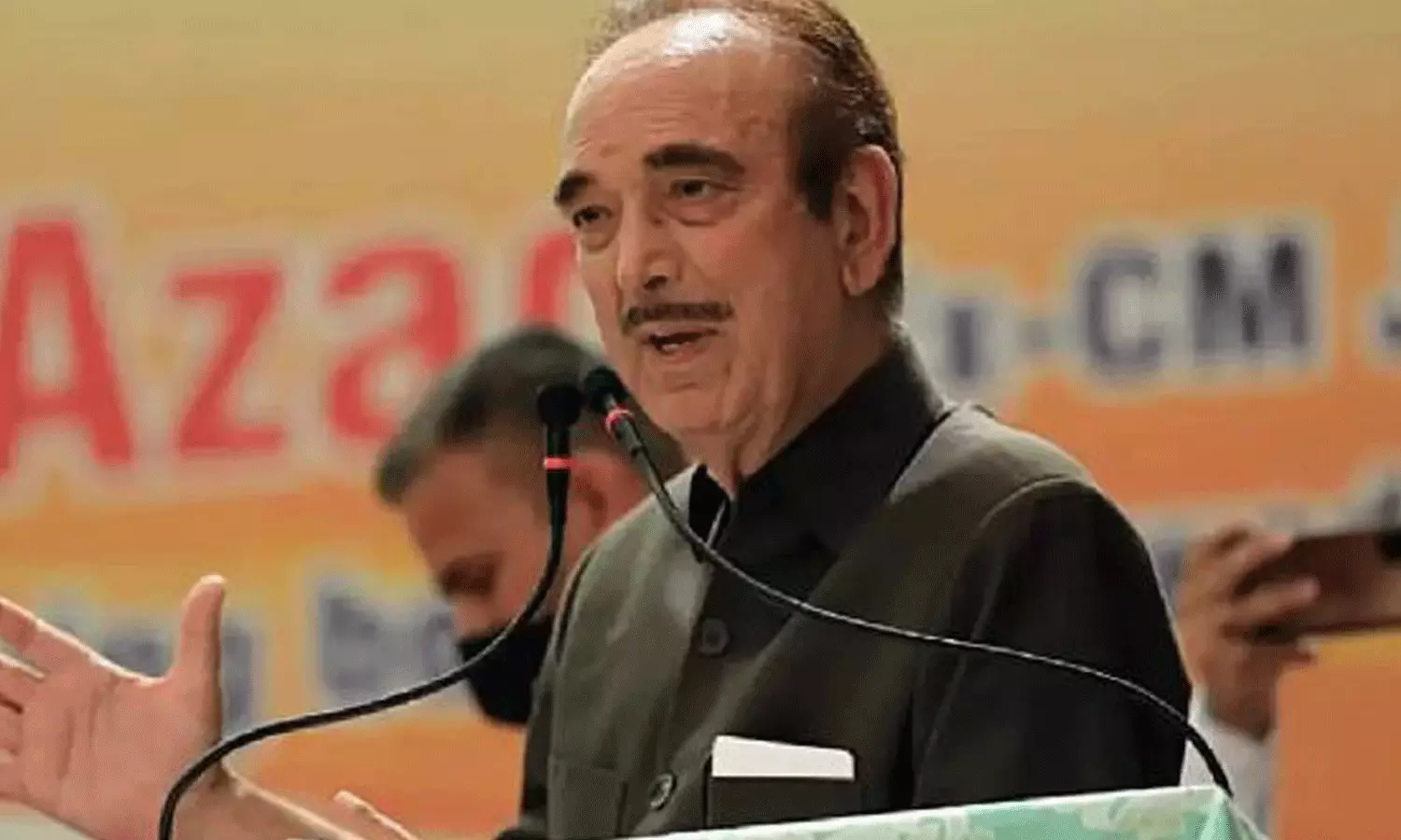 ജി-23 നേതാക്കളോട് പോലും പറയാതെ രാജി; ഒടുവിൽ മനസ് തുറന്ന് ഗുലാം നബി ആസാദ് ജി-23 നേതാക്കളോട് പോലും പറയാതെ രാജി; ഒടുവിൽ മനസ് തുറന്ന് ഗുലാം നബി ആസാദ്