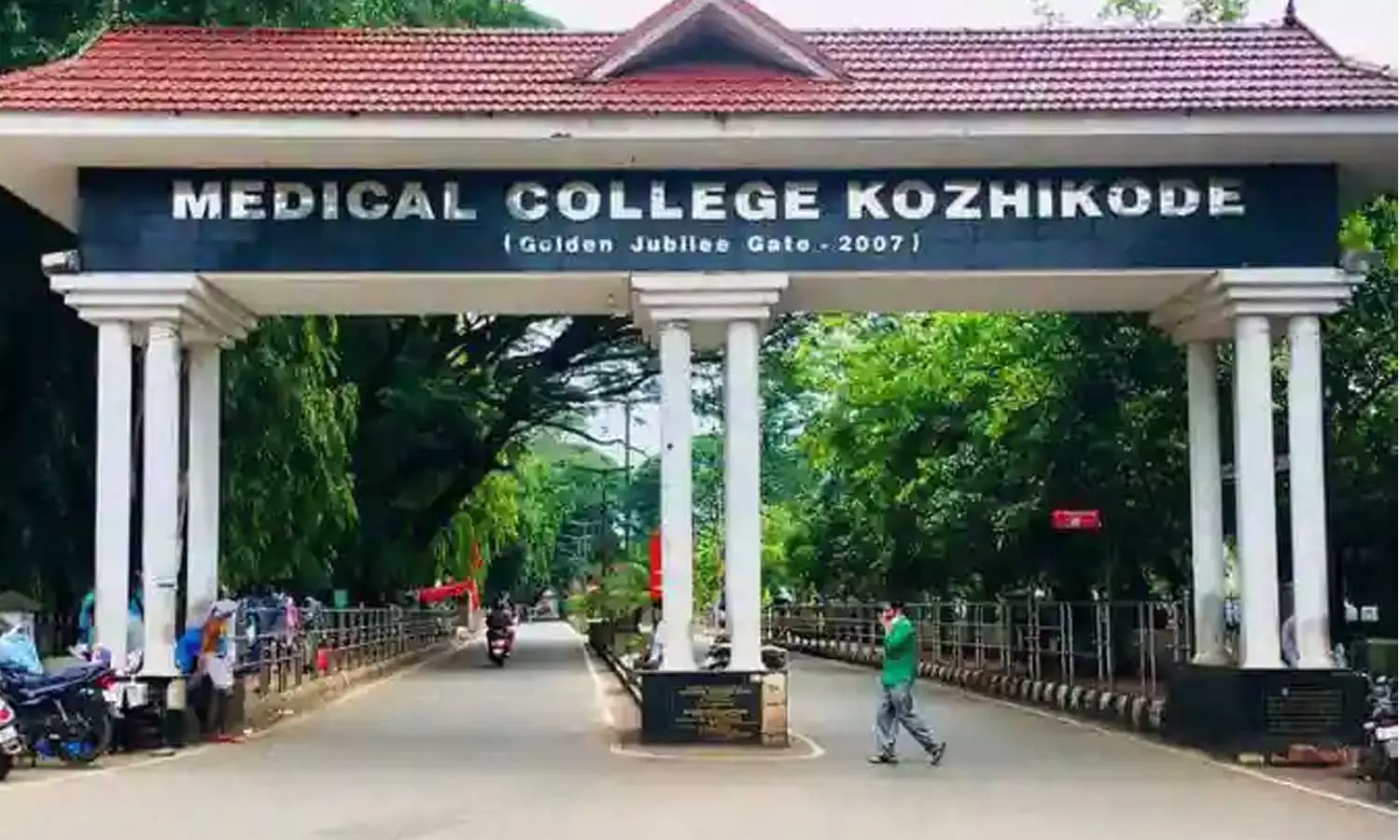 കോഴിക്കോട് മെഡിക്കൽ കോളേജിൽ മാധ്യമം ലേഖകന് മർദനം