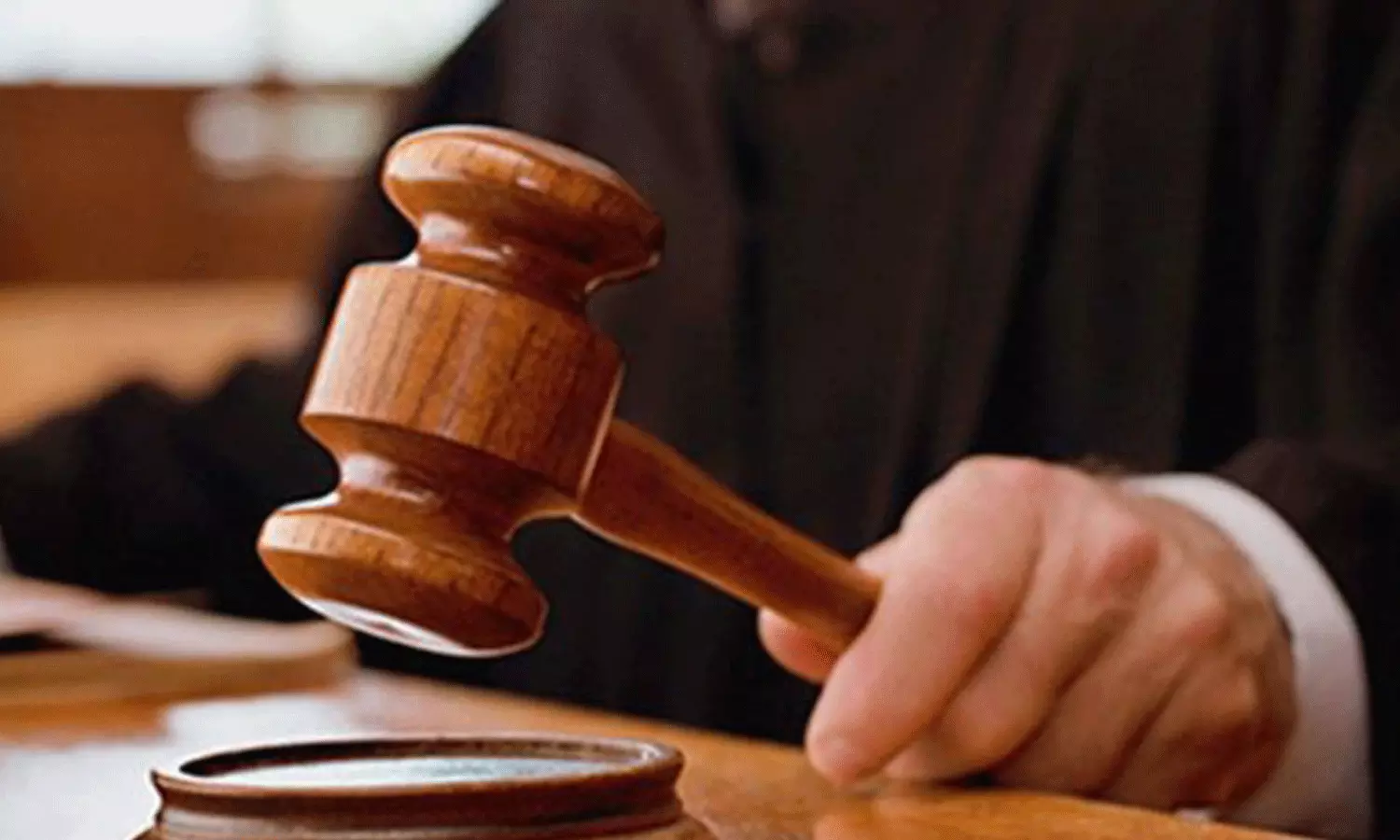 ഒന്ന് രണ്ടുദിവസമൊക്കെ നിങ്ങൾക്ക് മാംസം കഴിക്കാതിരിക്കാം; ഹരജിക്കാരനോട് ഗുജറാത്ത് ഹൈക്കോടതി