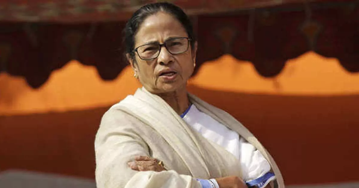 കുടുംബാംഗങ്ങള്ക്ക് അന്വേഷണ ഏജന്സികള് നോട്ടീസ് അയച്ചാല് നിയമപരമായി നേരിടും: മമത കുടുംബാംഗങ്ങള്ക്ക് അന്വേഷണ ഏജന്സികള് നോട്ടീസ് അയച്ചാല് നിയമപരമായി നേരിടും: മമത