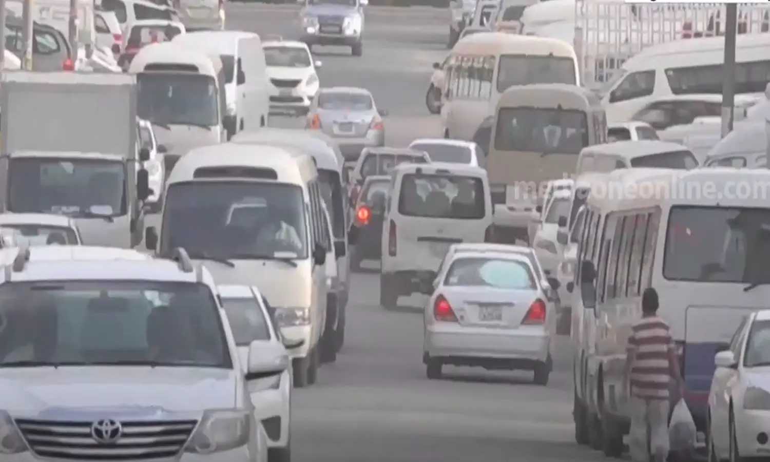 അശ്രദ്ധയോടെ വാഹനം പാർക്ക് ചെയ്യുന്നവർക്കെതിരെ കുവൈത്തിൽ നടപടി കര്ശനമാക്കുന്നു അശ്രദ്ധയോടെ വാഹനം പാർക്ക് ചെയ്യുന്നവർക്കെതിരെ കുവൈത്തിൽ നടപടി കര്ശനമാക്കുന്നു