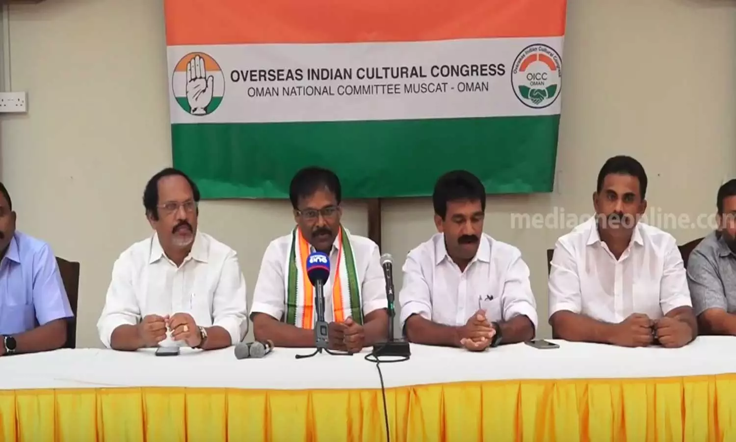 ഒമാനിൽ തൊഴിൽ തട്ടിപ്പിനിരയായ വനിതകളുടെ യാത്രാച്ചെലവ് ഒ.ഐ.സി.സി വഹിക്കും ഒമാനിൽ തൊഴിൽ തട്ടിപ്പിനിരയായ വനിതകളുടെ യാത്രാച്ചെലവ് ഒ.ഐ.സി.സി വഹിക്കും