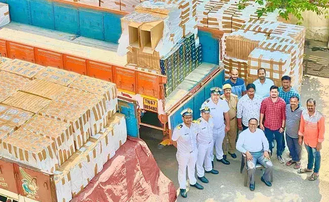 ആന്ധ്രയില്‍ രണ്ട് ലോറികളില്‍ നിന്നായി 8 കോടിയുടെ വിദേശ സിഗരറ്റുകള്‍ പിടികൂടി
