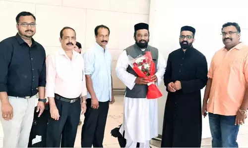 ഫാ. കുര്യൻ മാത്യു വടക്കേപറമ്പിലിന് ബഹ്റൈനിൽ സ്വീകരണം നൽകി ഫാ. കുര്യൻ മാത്യു വടക്കേപറമ്പിലിന് ബഹ്റൈനിൽ സ്വീകരണം നൽകി