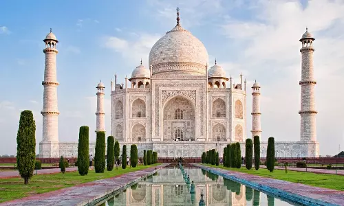 താജ്മഹലിന്റെ പേരു മാറ്റണം; വിഷയം ചർച്ച ചെയ്യാൻ ആഗ്ര മുനിസിപ്പൽ കോർപറേഷൻ