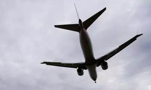 അബൂദബിയിൽ ചെറുവിമാനം തകർന്നു വീണു: പൈലറ്റിന് പരിക്ക്