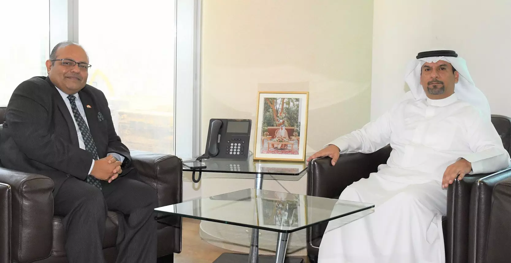 ഇന്ത്യൻ അംബാസഡർ ബഹ്റൈൻ എണ്ണ-പരിസ്ഥിതികാര്യ മന്ത്രിയുമായി കൂടിക്കാഴ്ച നടത്തി ഇന്ത്യൻ അംബാസഡർ ബഹ്റൈൻ എണ്ണ-പരിസ്ഥിതികാര്യ മന്ത്രിയുമായി കൂടിക്കാഴ്ച നടത്തി