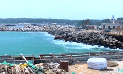 വിഴിഞ്ഞം തുറമുഖ നിർമാണത്തിന് പൊലീസ്‌  സംരക്ഷണം നല്‍കണമെന്ന് ഹൈക്കോടതി