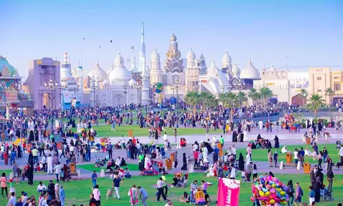 ദുബൈ ഗ്ലോബൽ വില്ലേജ്; പുതിയ   സീസണിൽ ഹോട്ട് എയർ ബലൂൺ റൈഡും