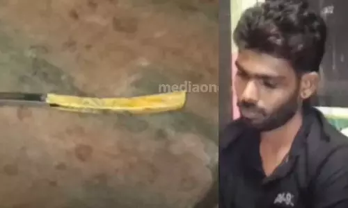 പ്രണയപ്പക; പദ്ധതിയിട്ടത് കഴുത്തറുത്ത് കൊല്ലാൻ, റെസ്റ്റോറന്റിൽ സംസാരിച്ചുകൊണ്ടിരിക്കെ ഷേവിങ് കത്തികൊണ്ട് കുത്തി