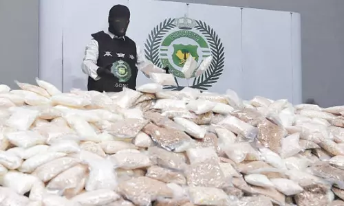 സൗദിയിൽ വൻ ലഹരിവേട്ട; 8 വിദേശികൾ അറസ്റ്റിൽ