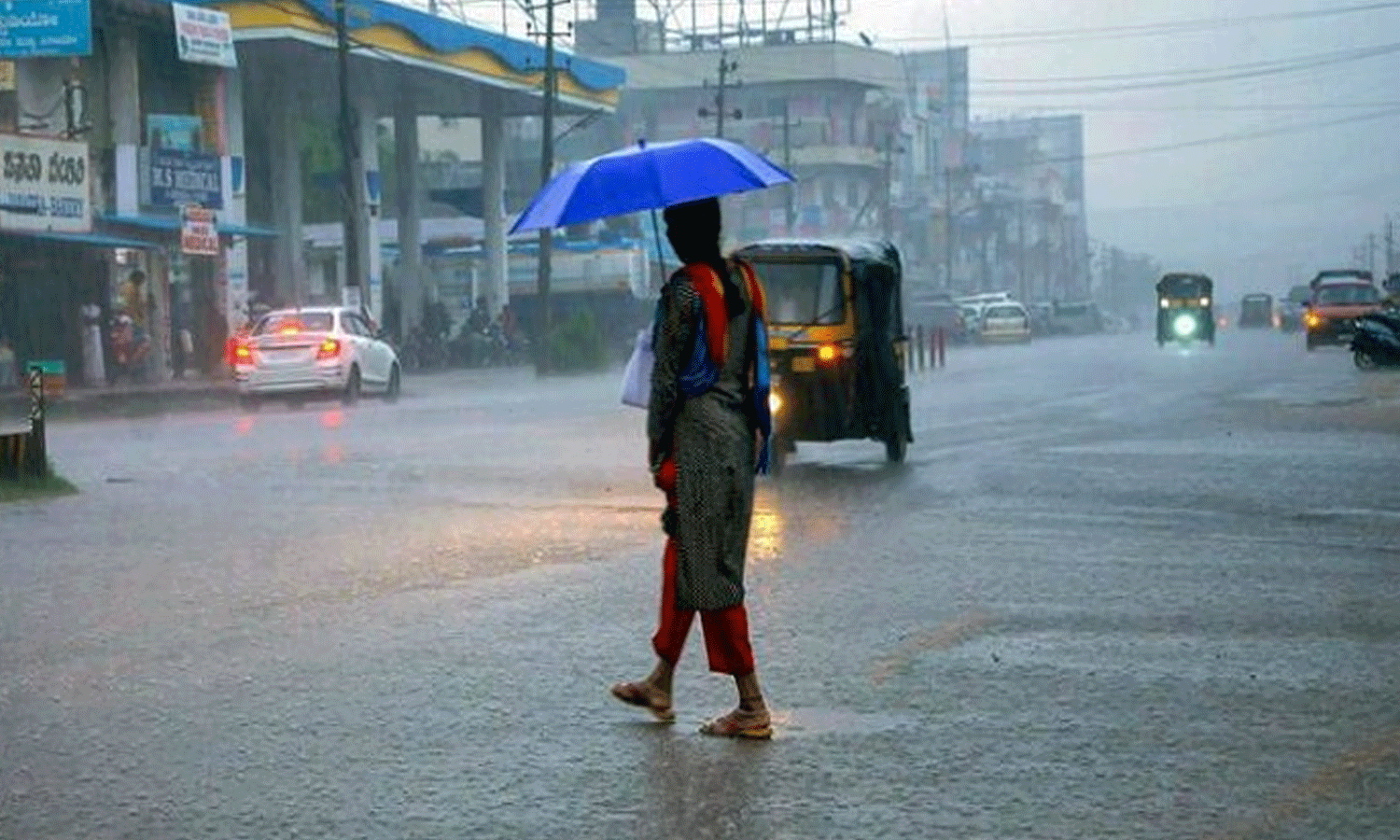 സംസ്ഥാനത്ത് ഇന്നും ശക്തമായ മഴക്ക് സാധ്യത : മൂന്ന് ജില്ലകളിൽ ഓറഞ്ച് അലർട്ട് സംസ്ഥാനത്ത് ഇന്നും ശക്തമായ മഴക്ക് സാധ്യത : മൂന്ന് ജില്ലകളിൽ ഓറഞ്ച് അലർട്ട്