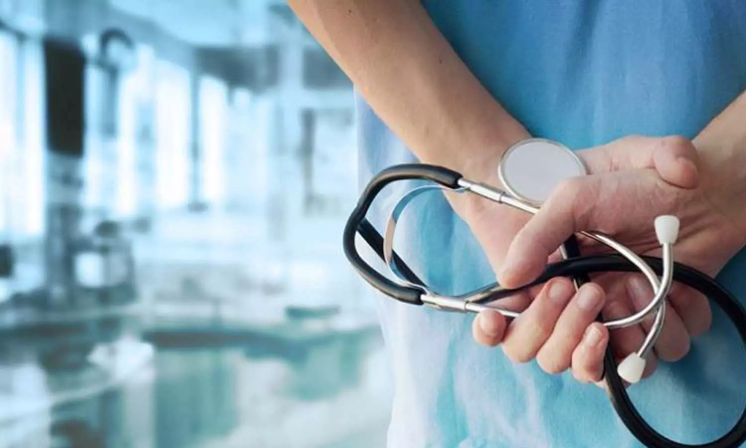 മണിക്കൂറുകളോളം കാത്ത് നിന്നിട്ടും ഡോക്ടർമാർ തിരിഞ്ഞുനോക്കിയില്ല; അമ്മയുടെ കൈകളിൽ കിടന്ന് അഞ്ചുവയസുകാരൻ മരിച്ചു മണിക്കൂറുകളോളം കാത്ത് നിന്നിട്ടും ഡോക്ടർമാർ തിരിഞ്ഞുനോക്കിയില്ല; അമ്മയുടെ കൈകളിൽ കിടന്ന് അഞ്ചുവയസുകാരൻ മരിച്ചു