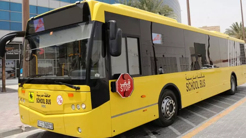 സ്കൂൾ ബസിനെ മറികടക്കുമ്പോൾ ശ്രദ്ധിക്കണം; നിയമം ലംഘിച്ചാൽ 1000 ദിർഹം പിഴ സ്കൂൾ ബസിനെ മറികടക്കുമ്പോൾ ശ്രദ്ധിക്കണം; നിയമം ലംഘിച്ചാൽ 1000 ദിർഹം പിഴ